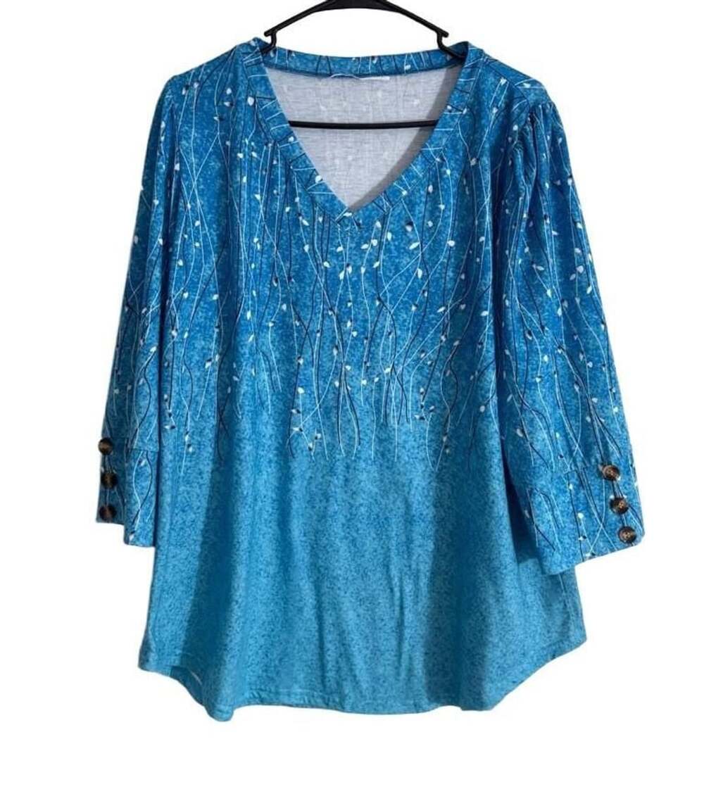 Fantaslook V Neck T Shirts for Women 3/4 Sleeve Tunic Top Blue Floral Gradient